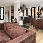 Reethuus Sued Modern Retreat