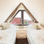 펜션 Reethuus Sued Modern Retreat 유이스트