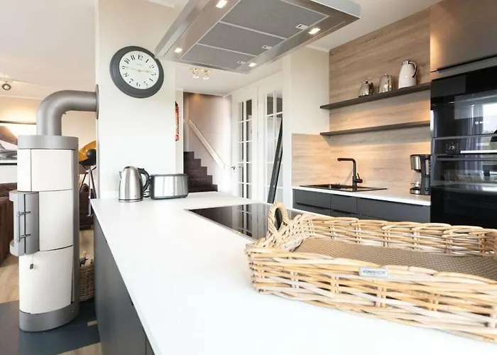 Reethuus Sued Modern Retreat * ユイスト